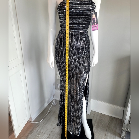 Black and silver sequin gown - Picture 13 of 14